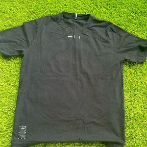 i am selling a mcq t shit thats in decent quality very comfortable